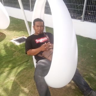 Profile Picture of James Din (@james.din.98) on Facebook