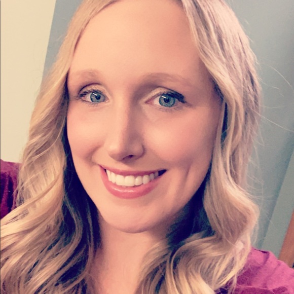 Profile Picture of Jenny Gruenwald (@jgru28) on Poshmark