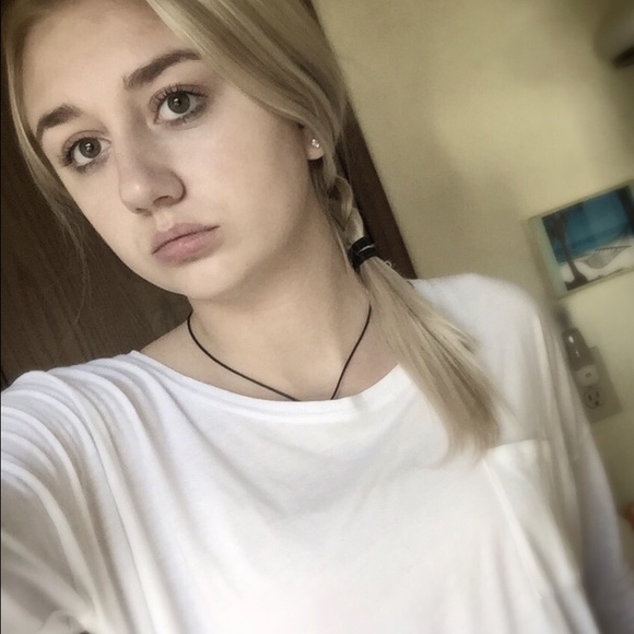 Profile Picture of Jenna Haley (@jennahaley_) on Poshmark