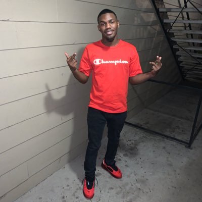 Profile Picture of Mike Glizzy (@shelovessmikee) on Twitter