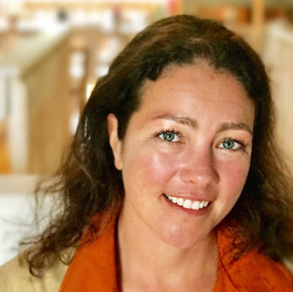 Profile Picture of Anne Trainer (@annetrainer) on Poshmark