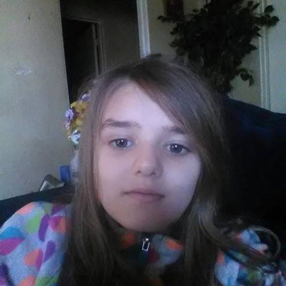 Profile Picture of Holly Hinesley (@hollyhinesley) on Poshmark