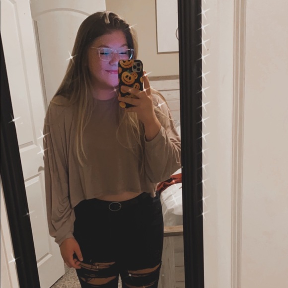 Profile Picture of Cali Seaboy (@calisea) on Poshmark
