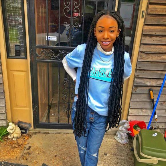 Profile Picture of Avis Garner (@brjaxx) on Poshmark