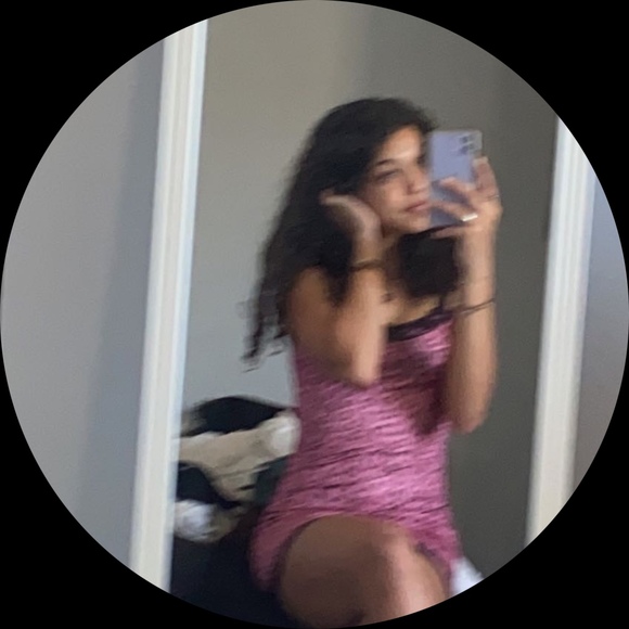 Profile Picture of Kiley Matthews (@kimatthews) on Poshmark
