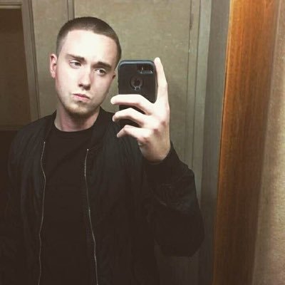 Profile Picture of Christopher Hammett (@LokoBirdy17) on Twitter