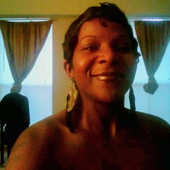 Profile Picture of Yolanda Dirden (@yolandadirden) on Poshmark