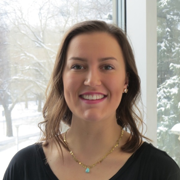 Profile Picture of Theresa Lenkart (@tlenkart) on Poshmark