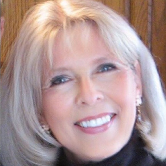 Glenda Hemenway - Poshmark Profile Picture of Glenda Hemenway (@gjhemenway) on Poshmark