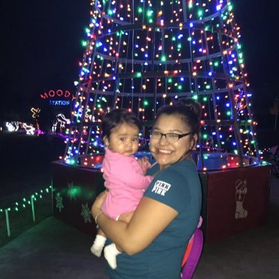 Profile Picture of Ale Ramirez (@BellasMoma15) on Twitter