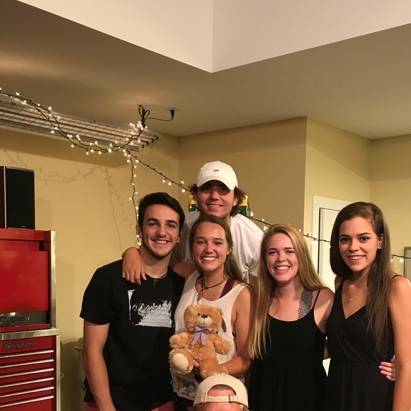 Profile Picture of Justin Whaley (@jlwhaley24) on Poshmark