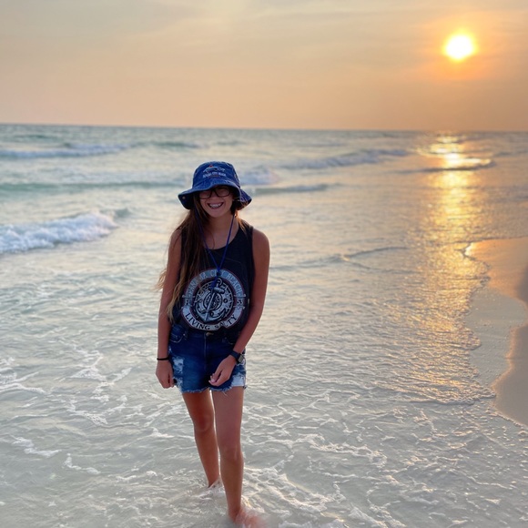 Profile Picture of Sophia Pace (@sophiapace161) on Poshmark