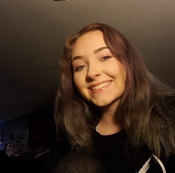 Profile Picture of Jazmin James (@jazminjames) on Poshmark