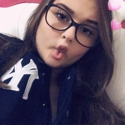 Profile Picture of Julia  🖤on Twitter