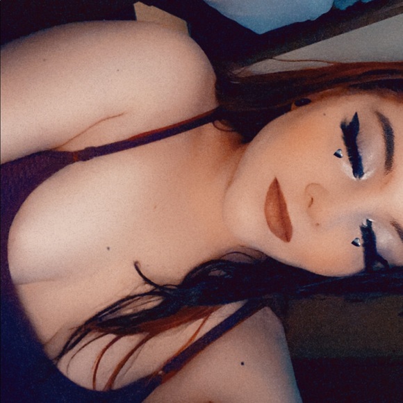 Profile Picture of Janie Pendleton (@janiependleton) on Poshmark