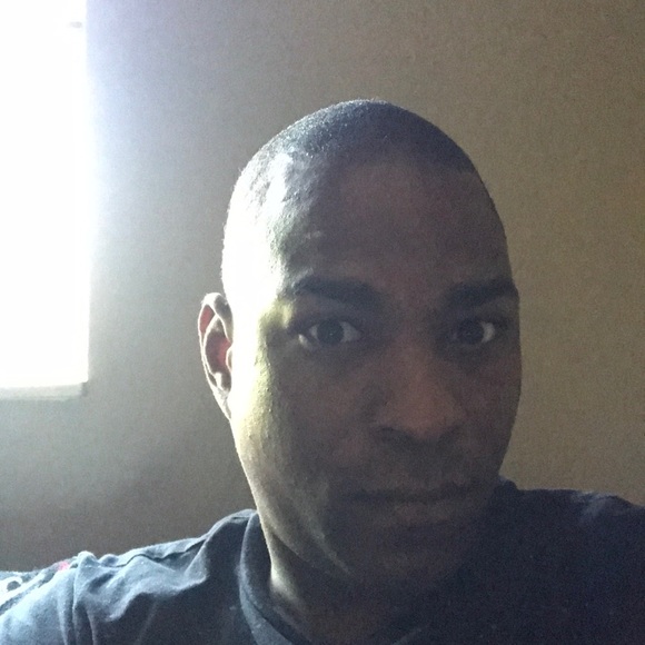 Profile Picture of Marcus Abbott (@peoplelive1) on Poshmark