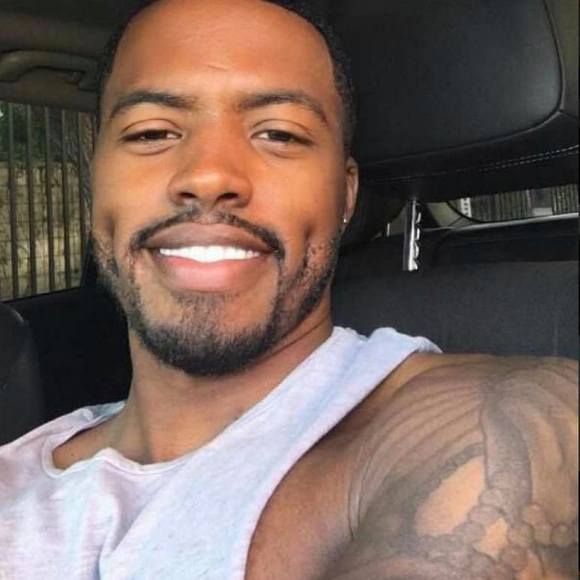 Profile Picture of Deaundre Ladell (@deeladell) on Poshmark