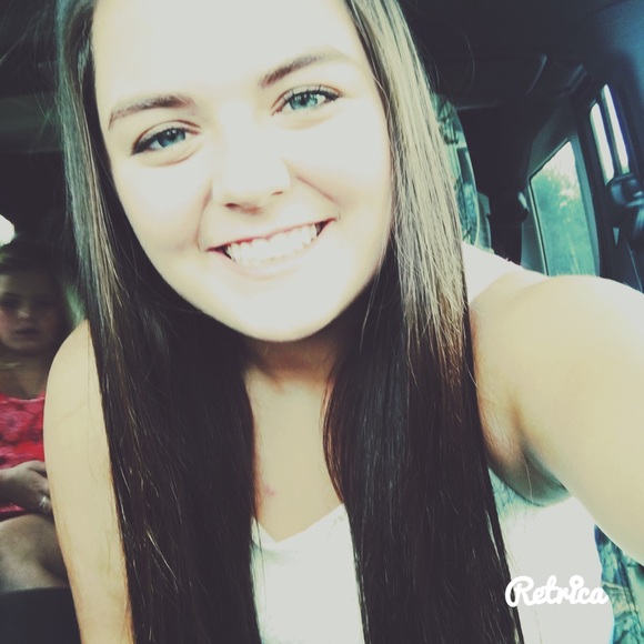 Profile Picture of Shyanne Pendell (@shyanne_lynn17) on Poshmark