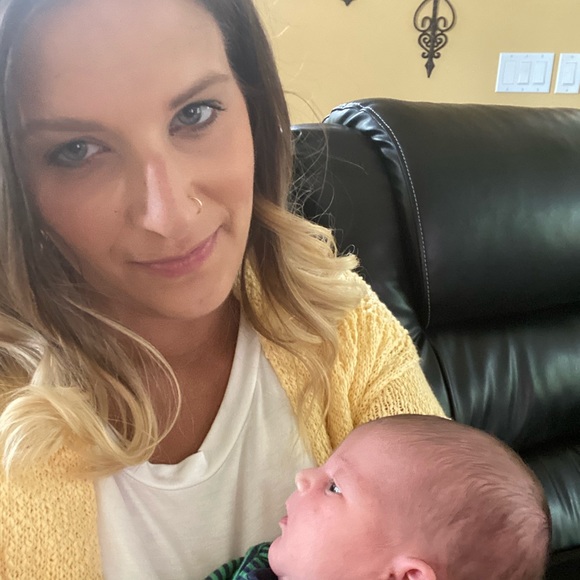 Profile Picture of Kellie Angermeier (@kelliethomson) on Poshmark