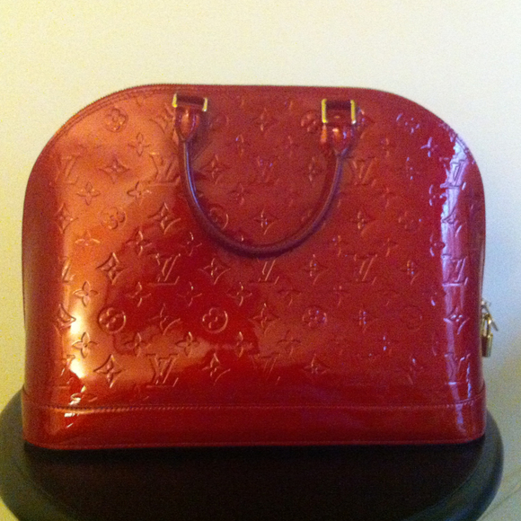 Profile Picture of Alissa Bellotto (@bellottoalissa) on Poshmark