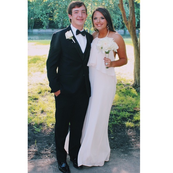 Profile Picture of Savannah Pearce (@savannahlaynep) on Poshmark