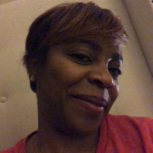 Profile Picture of Makara Rumley (@makjaack) on Poshmark