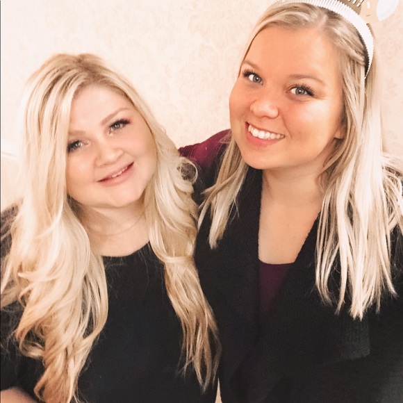 Profile Picture of Cassandra Twardowski (@cassandratwardo) on Poshmark