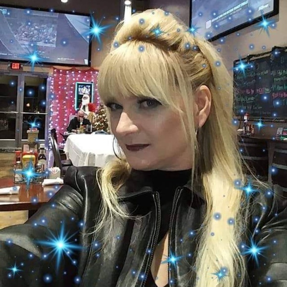 Profile Picture of Jenifer ambassador Fowler (@hotrockermom) on Poshmark