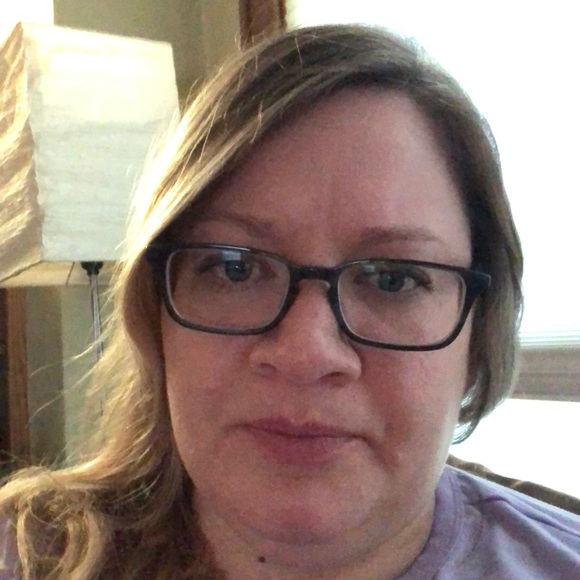 Profile Picture of Erin Koplitz (@ekoplitz) on Poshmark