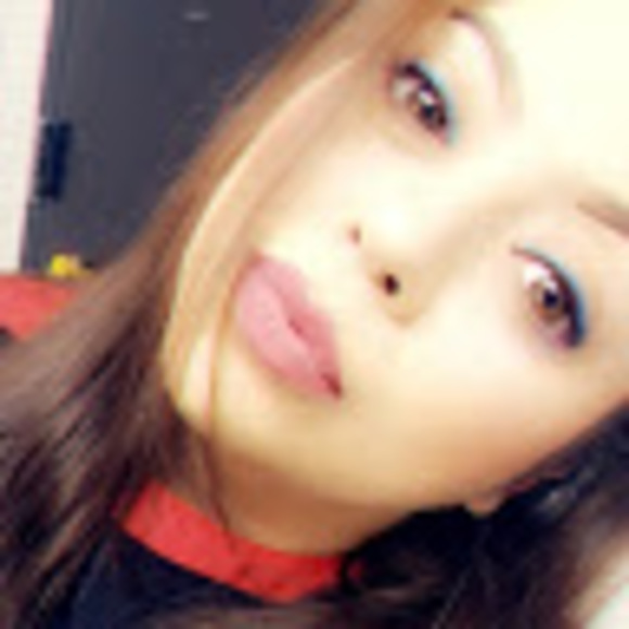 Profile Picture of Nessa Martinez (@nessamartine634) on Poshmark