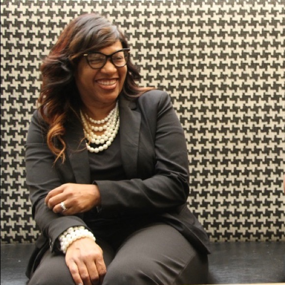Profile Picture of Renee Meeks (@powershopstop) on Poshmark