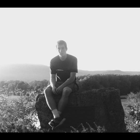 Profile Picture of Matt Harmon (@mattharmon) on Poshmark