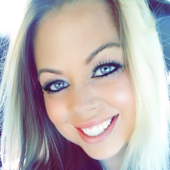 Profile Picture of Monica Cadwallader (@imonlyme19) on Poshmark