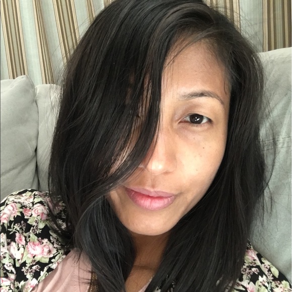 Profile Picture of Elaine Alcayde (@ealcayde) on Poshmark