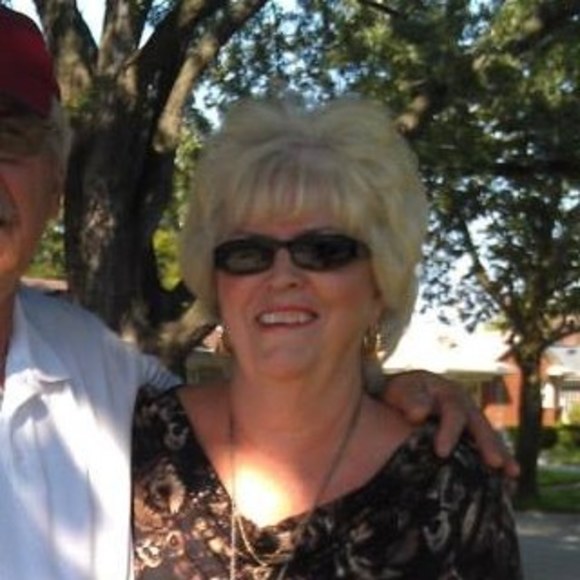 Profile Picture of Janet Nolfo (@janetnolfo) on Poshmark