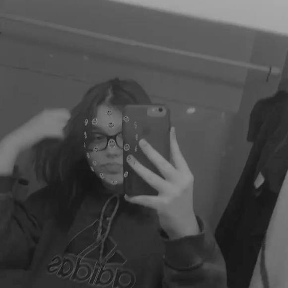 Kylie Rossetter - Poshmark Profile Picture of Kylie Rossetter (@kylierossetter) on Poshmark