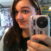 Profile Picture of Alicia Travers (@FOBLuver882) on Youtube