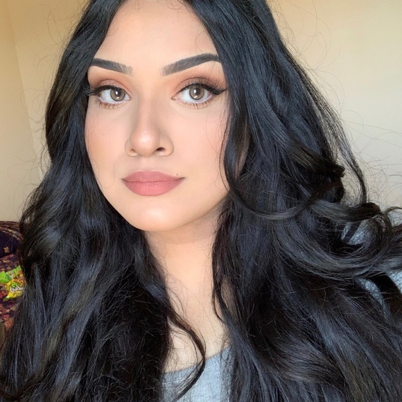 Profile Picture of Pakeeza Fatima (@pakeezafatima) on Poshmark