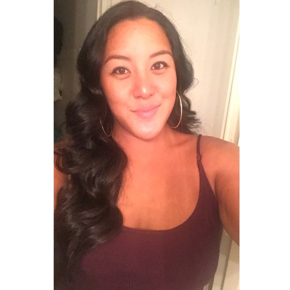 Profile Picture of Pauline Montemayor (@paulineypie) on Poshmark