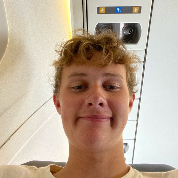 Profile Picture of Justin Bateman (@justin_bateman) on Poshmark