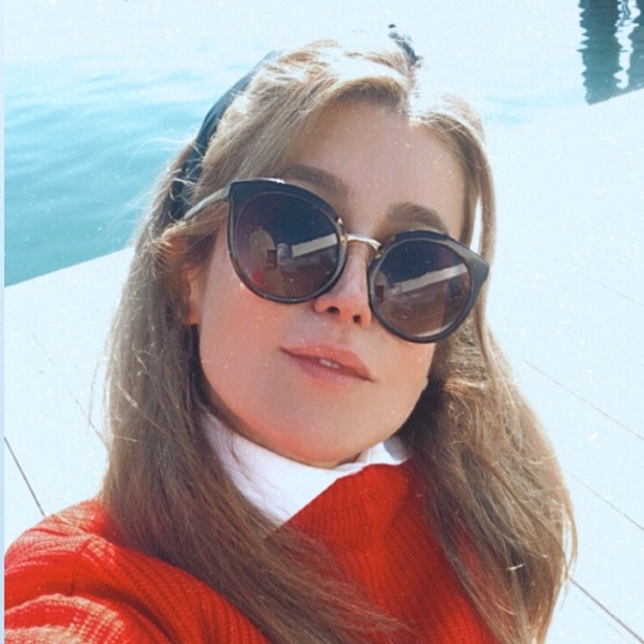 Profile Picture of Maria Mainhardt (@mariamainhardt) on Poshmark