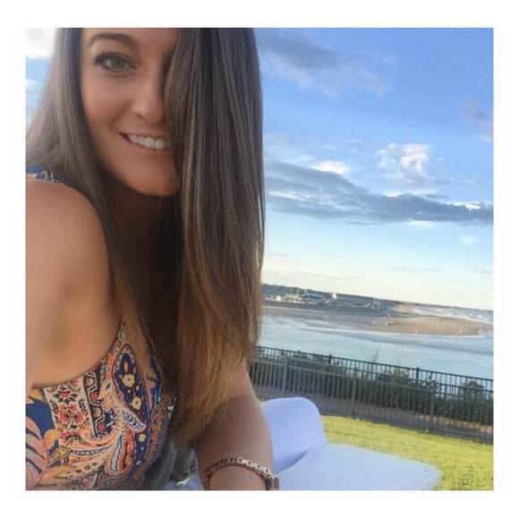 Profile Picture of Alicia Rebello (@alirebello) on Poshmark