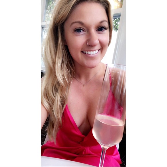 Profile Picture of Shannon Scarpaci (@shannonscarpaci) on Poshmark
