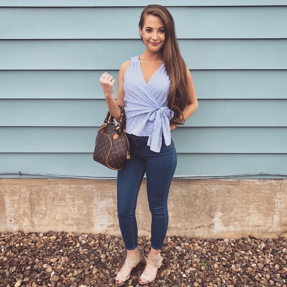 Profile Picture of Alexis Devericks (@astyleboutique) on Poshmark