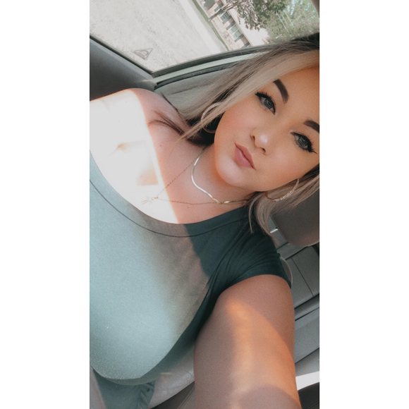 Profile Picture of Nikki Staniec (@nikkaybby11) on Poshmark