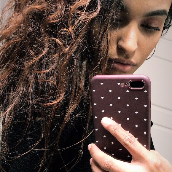 Profile Picture of Paula beatriz Deliz amaral (@paulete391) on Poshmark