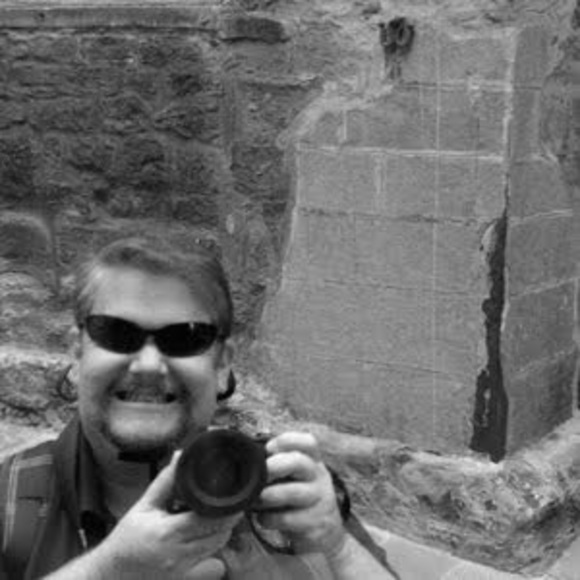 Profile Picture of Dave Macelhiney (@davemacportland) on Poshmark