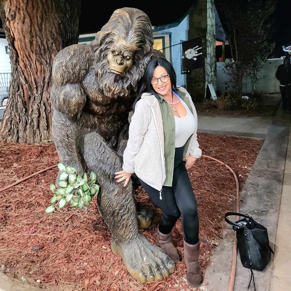 Profile Picture of Jolie Barberis (@12th_dimension) on Poshmark