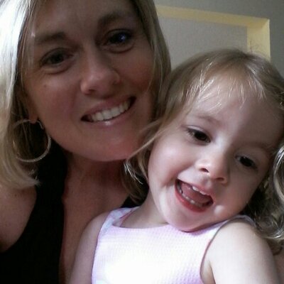 Profile Picture of Amber Schneider (@amberfitgirl77) on Twitter