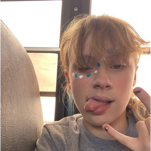 Profile Picture of Isabella Hudson (@isabella0999) on Poshmark